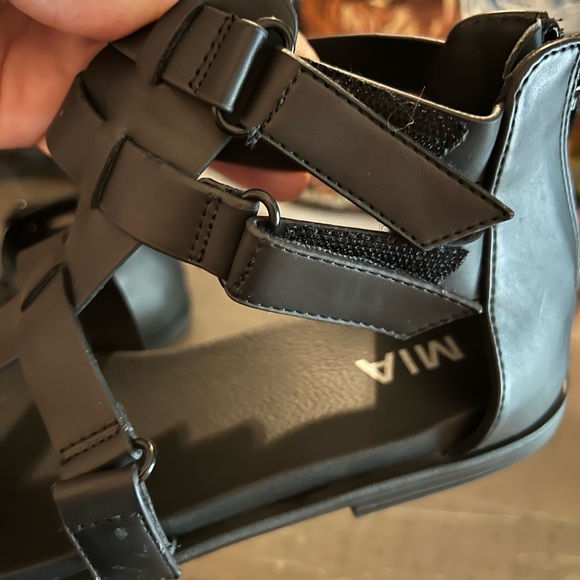 MIA Black Buckle Gladiator Sandals - Picture 4 of 7